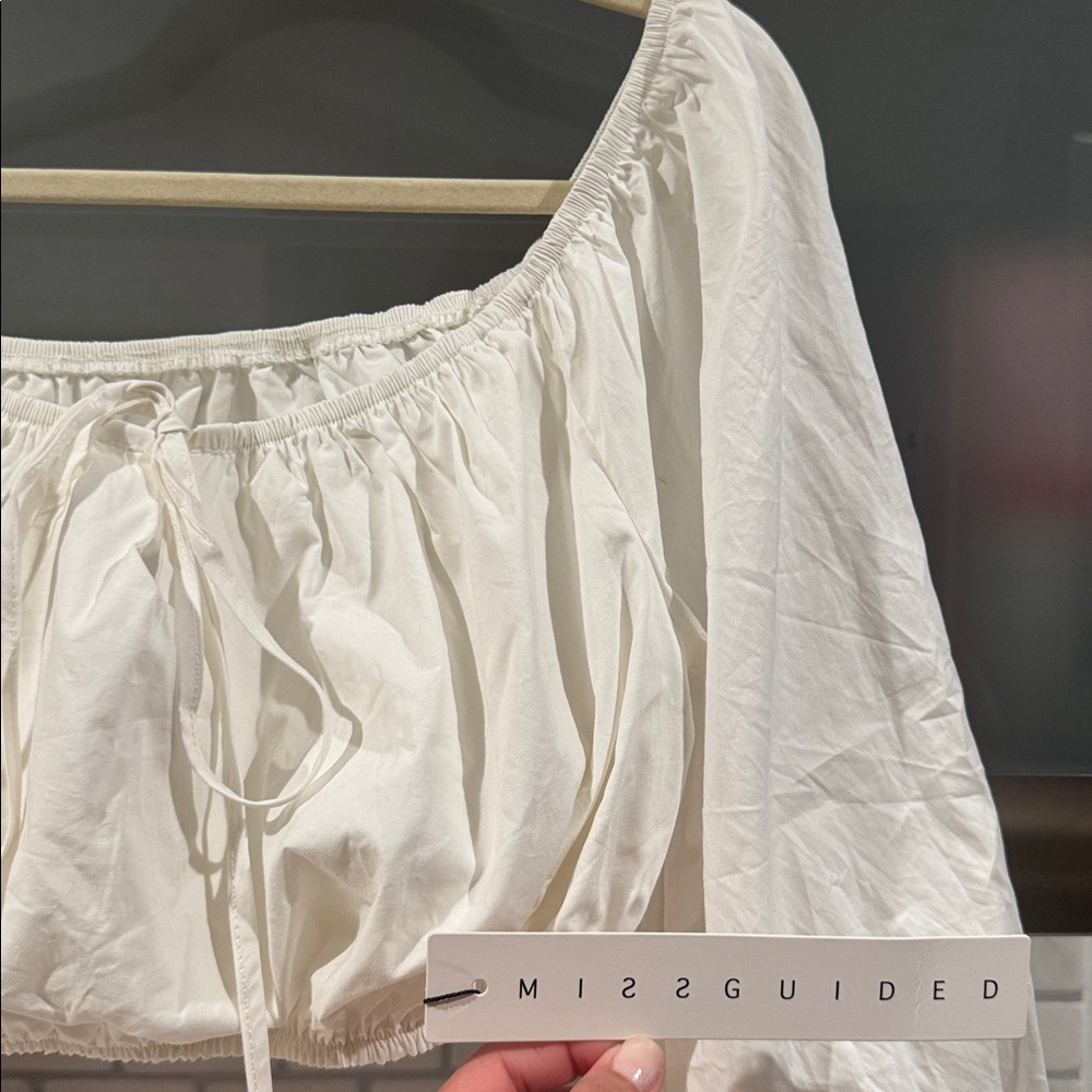 Missguided White Off Shoulder Puff Sleeve Crop Top Size M Cottagecore Boho NWT - Picture 3 of 4